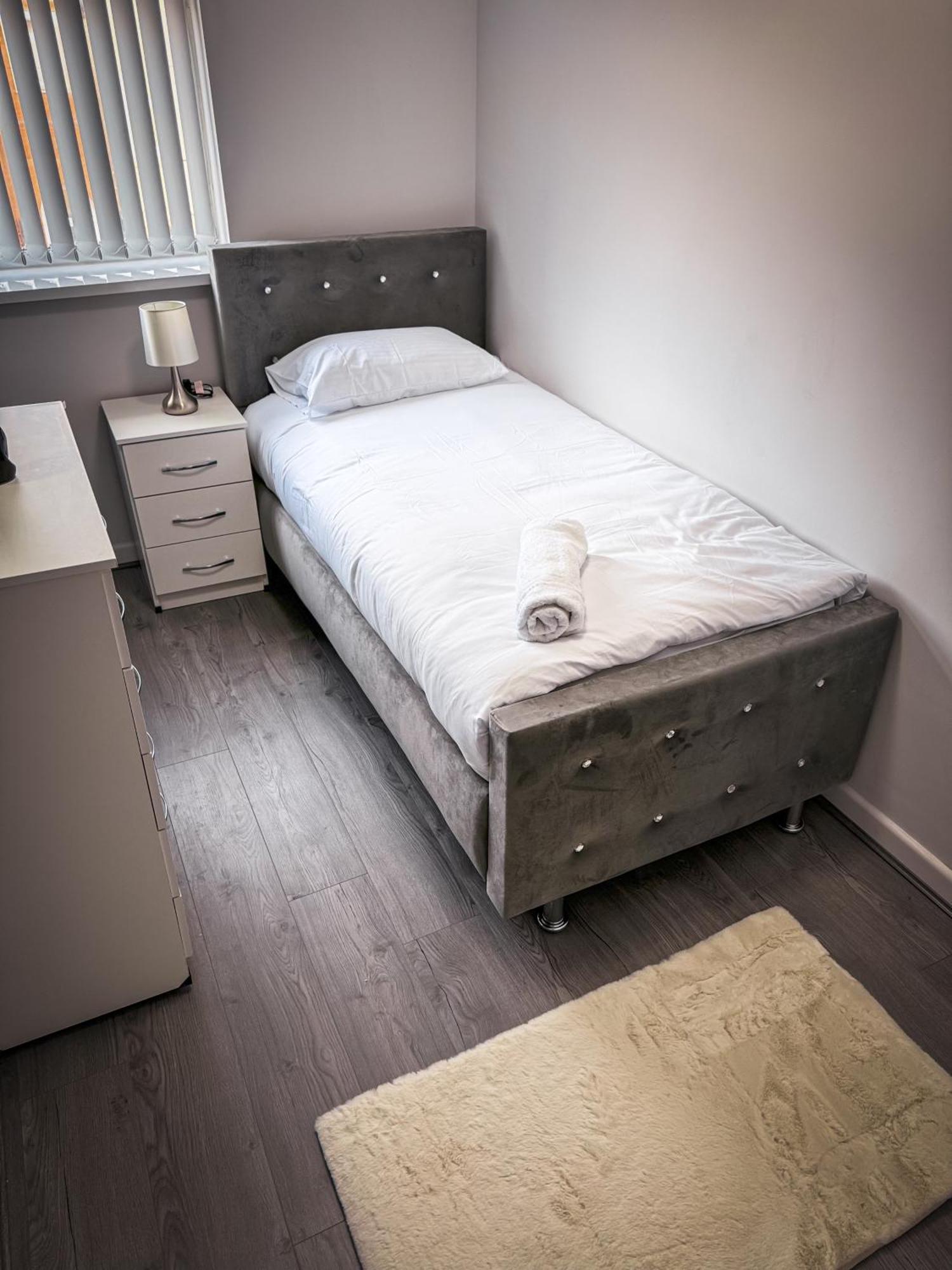 Blue Moon Apartment เบอร์มิงแฮม ภายนอก รูปภาพ